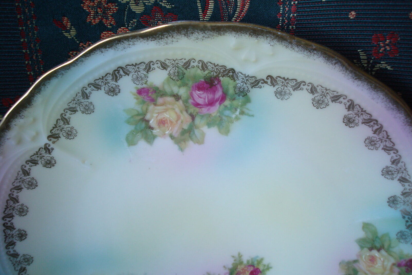 Unmarked German transfer roses and gold garlands plate, 9[#59]