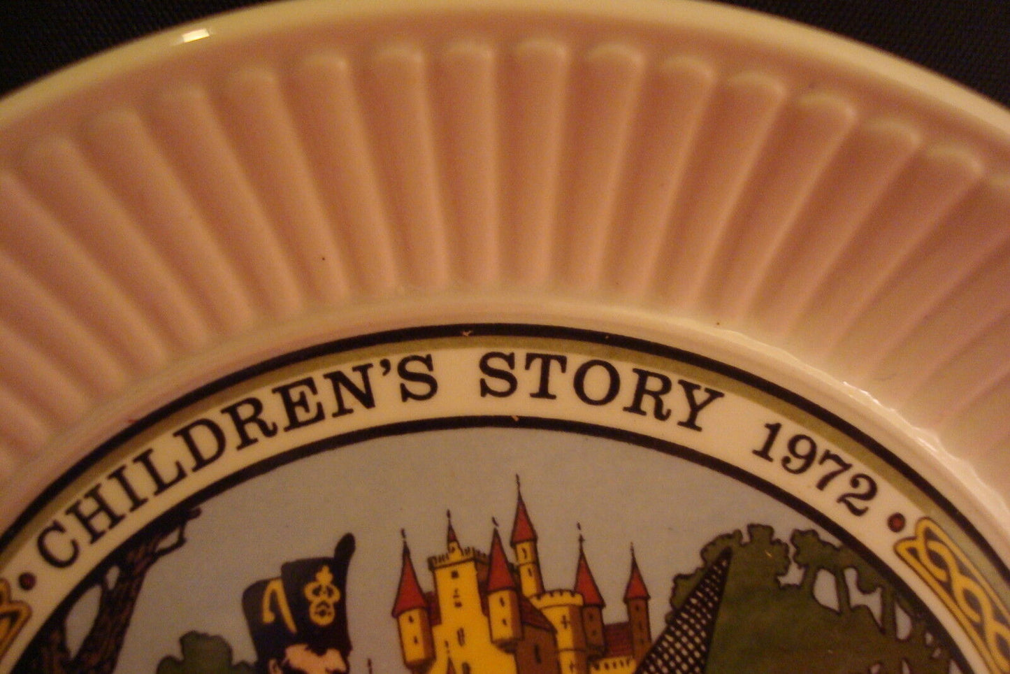 Wedgwood, Children's Stories plate, 1972, "The Tinder Box", NIB [am14]