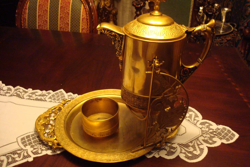 MERIDEN BRITTANIA COMPANY  Tilting Coffee Pot with tray