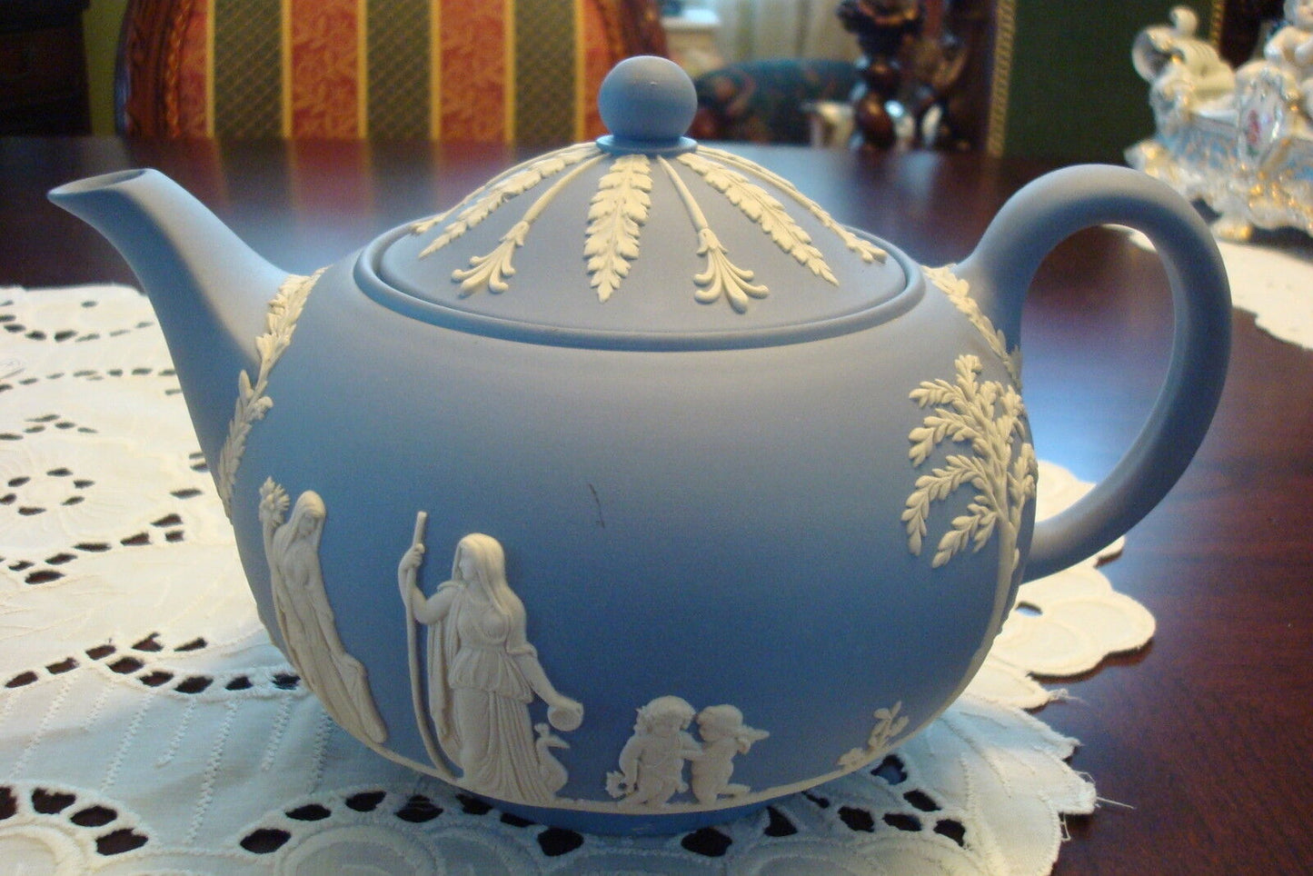 Wedgwood England Blue & White Jasperware Teapot, 5 1/4" [a*4whitbx]