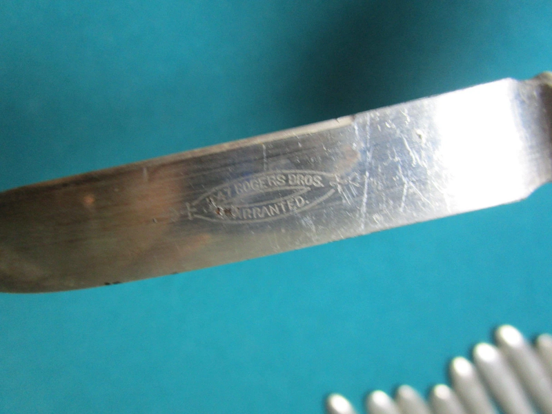 Rogers 9 Fruit/Fish Knives