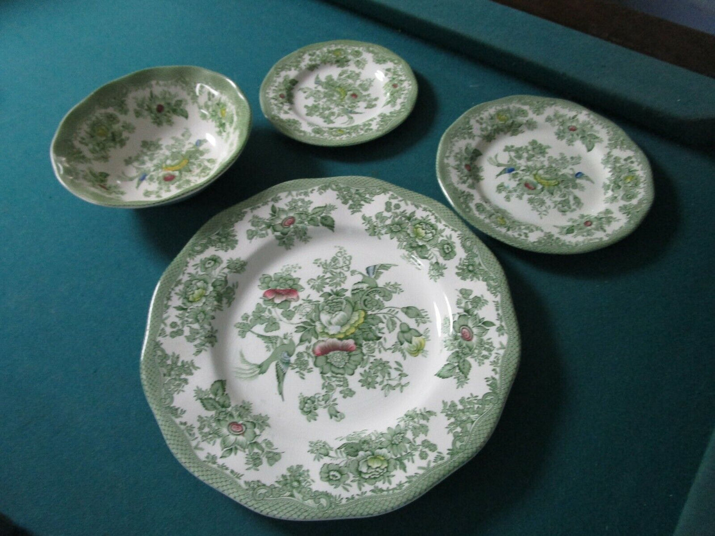 WEDGWOOD ENGLAND KENT CHINAL 4PCS DINNER SETTING BOWL DINNER/BREAD/SALAD/BOWL