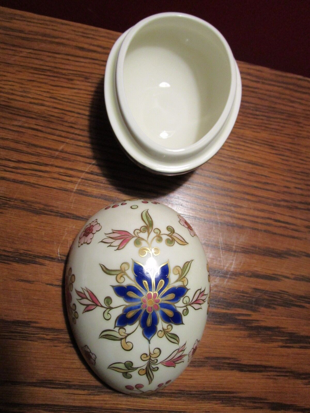 Zsolnay Hungary Signed By Artist Egg Trinket Box [*Zs]